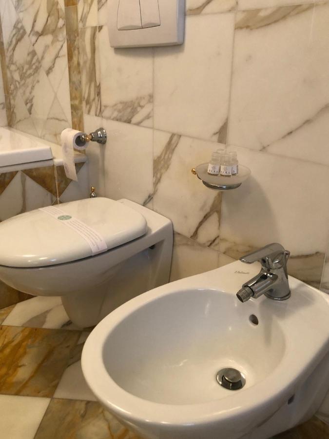 Suite Romantic Vista Lago Стреза Экстерьер фото