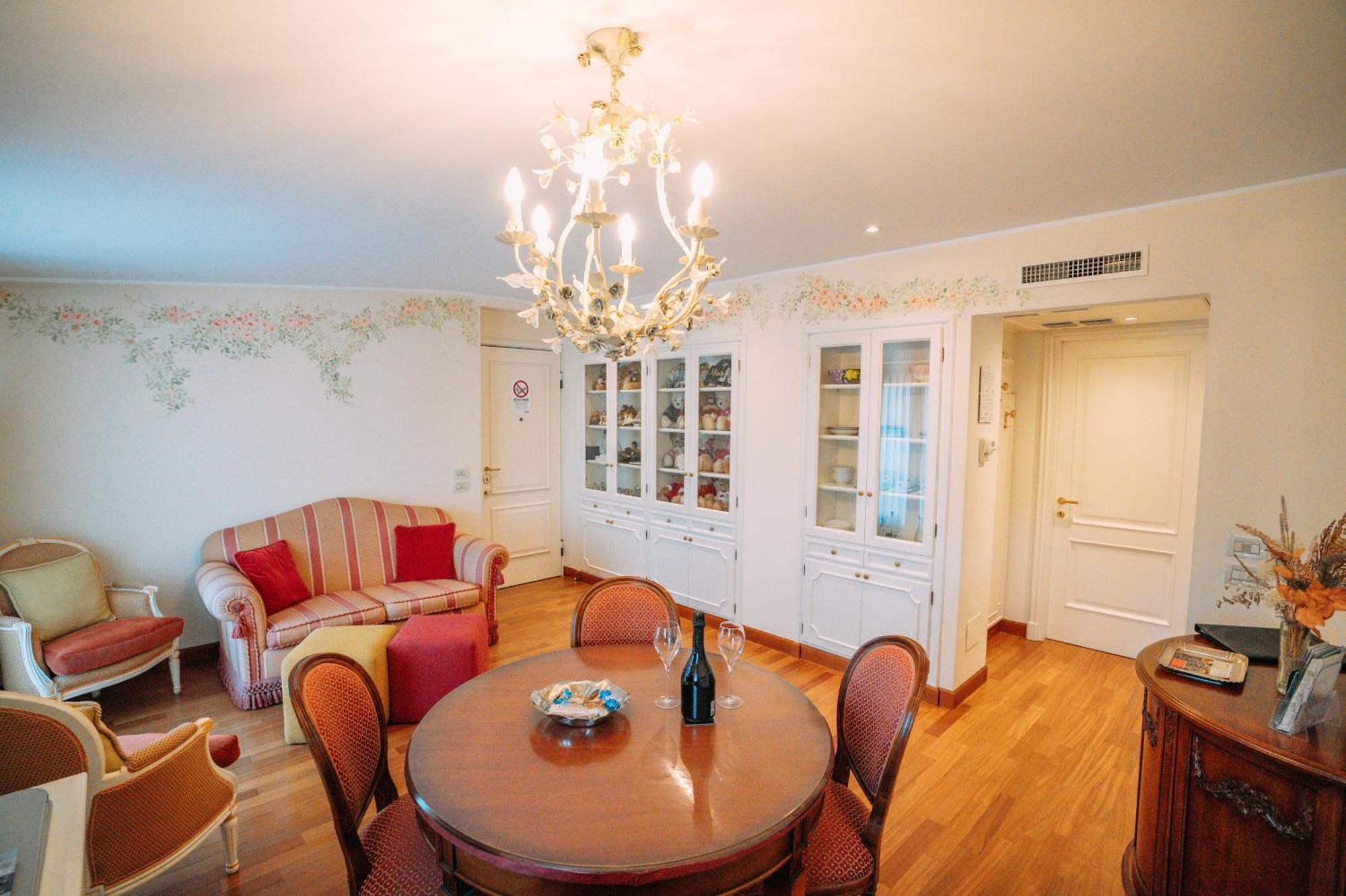 Suite Romantic Vista Lago Стреза Экстерьер фото